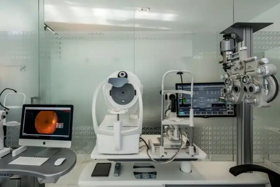 Sensia Centro Óptico y Auditivo | Óptica en Vera Control de miopía en vera. Sensia Optics